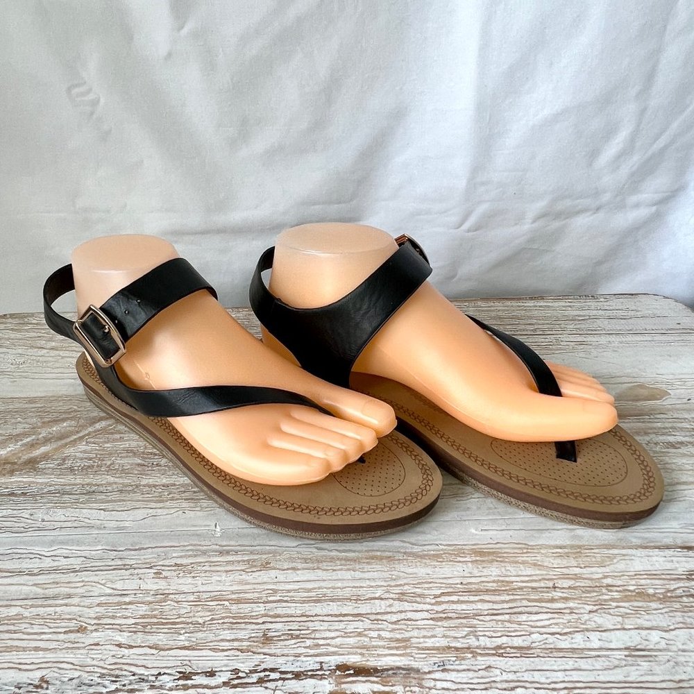 Weeboo Thong Sandals, Black with Buckle, Flats, Size 9, Gladiator Style, EC